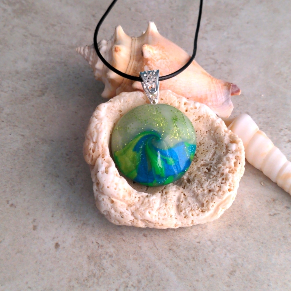 Gorgeous Green Swirl Necklace